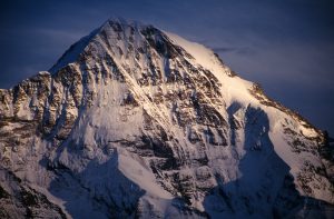 グリンデルワルトからの絶景!オーバーランド三山のフリー ...